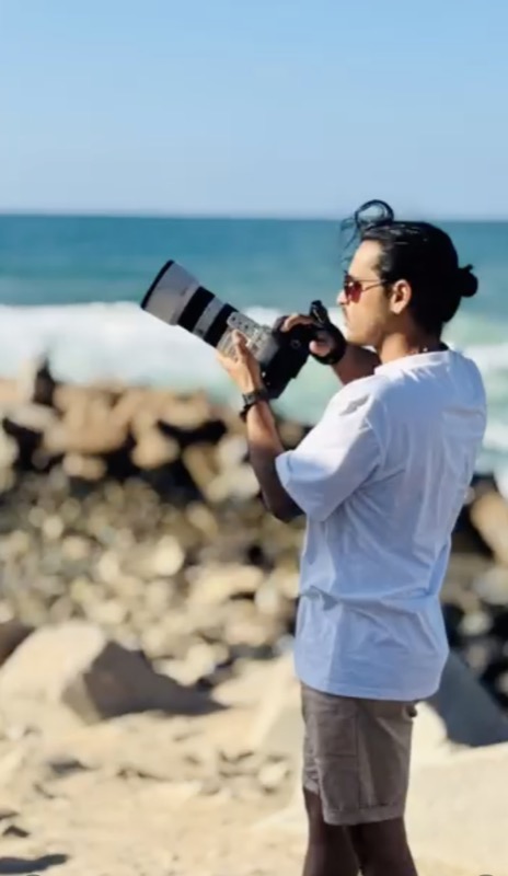 Yasir Rizvi art reel on Instagram